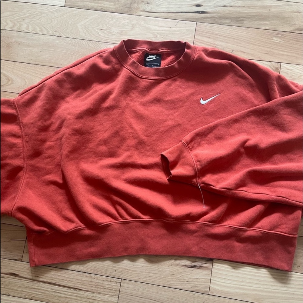 Women’s large crop Nike sweatshirt